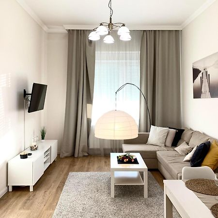 Alfoeldi Palace Apartman 데브레첸 외부 사진